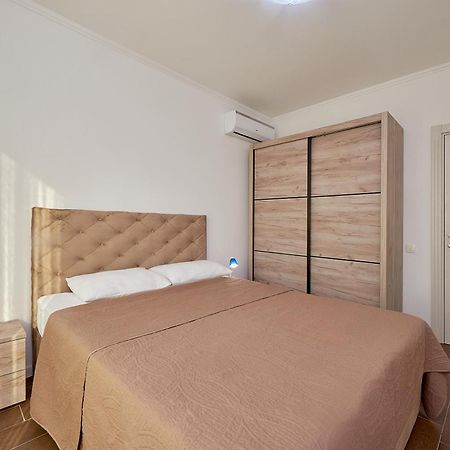 Adria Lux Apartmens 2 Sveti Stefan Dış mekan fotoğraf